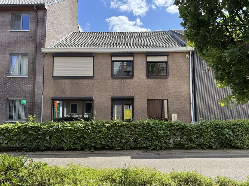 Te koop: Ruime stadswoning met zuidgerichte tuin én achterliggende bouwgrond in hartje Peer – Klaar voor opbouw!&lt;br /&gt;
&lt;br /&gt;
Ontdek dit unieke renova