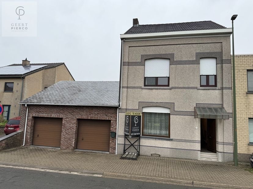 Deze leuke woning met dubbele garage te Neerwinden, de grootste deelgemeente van Landen heeft heel wat te bieden. &lt;br /&gt;
Niet alleen de ruimte en de o