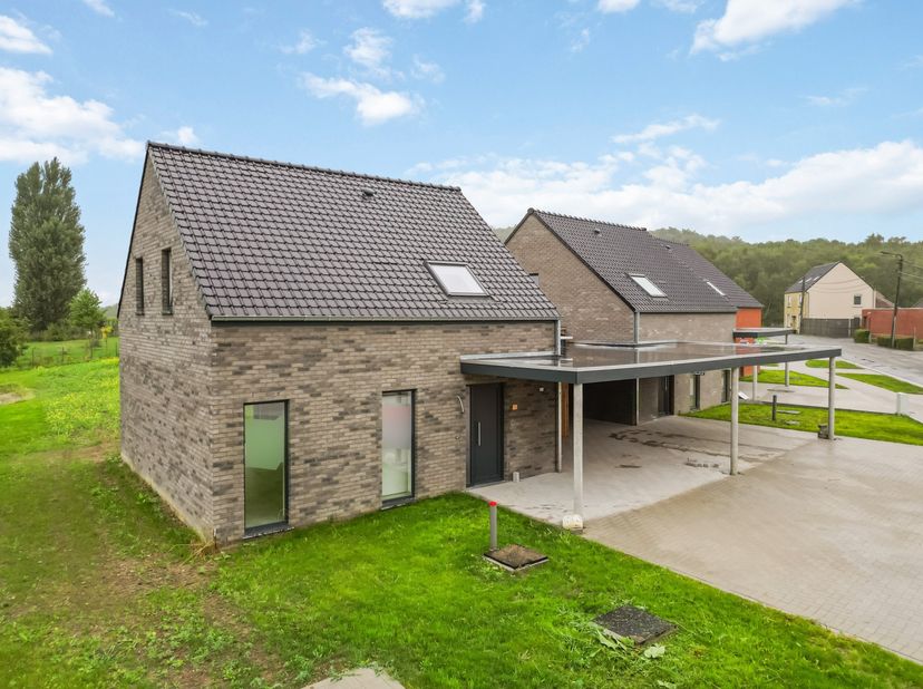 Ce projet qualitatif de nouvelles constructions est constitué de 8 maisons semi-mitoyennes,  chacune avec jardin et carport.&lt;br /&gt;
Le projet bénéficie
