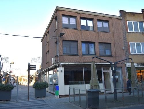                                         Rez-de-chaussée commercial à louer à Lanaken, € 1.650
