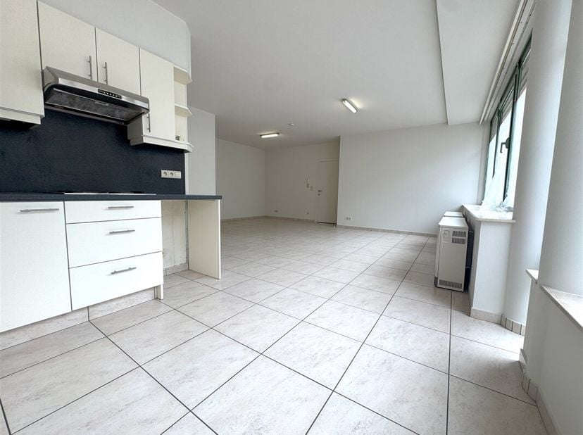 APPARTEMENT INFLATABLE AVEC 3 CHAMBRES AU COEUR DE TIELT&lt;br /&gt;
Cet appartement est situé au centre de Sint-Janstraat, à quelques pas de la boulangerie