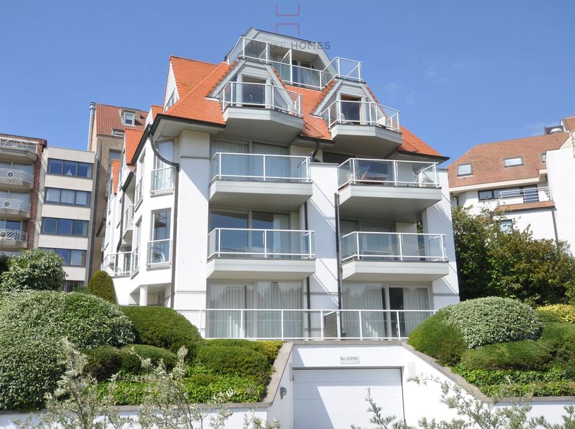 Zeer goed gelegen en makkelijk bereikbaar gesloten garagebox in de residentie Ulysse aan het Manitobaplein. &lt;br /&gt;
Afmetingen : 5m50 x  2m 85. Ingang