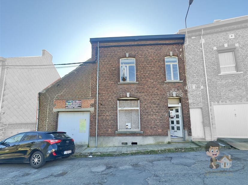Maison spacieuse avec potentiel de division  Idéale pour investisseur ou grande famille !&lt;br /&gt;
À vendre : Belle maison offrant de grands espaces et u
