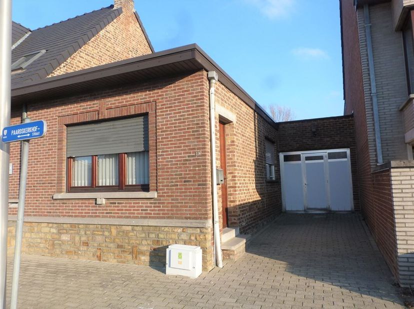 Woning met 1 slaapkamer, garage, terras en tuin in het landelijke Heers.