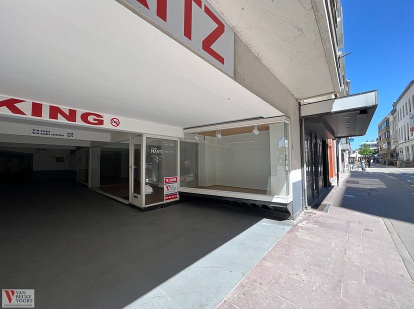 Bien professionnel à louer
                    à 8400 Oostende