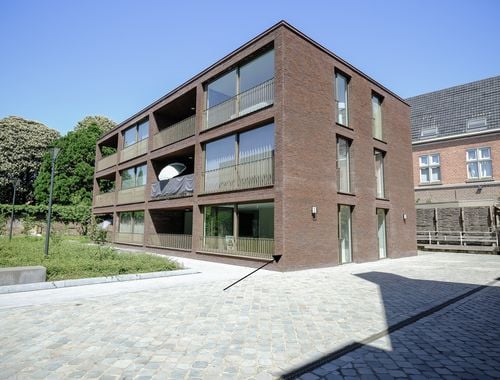                                         Appartement te huur in Rekem, € 1.300
