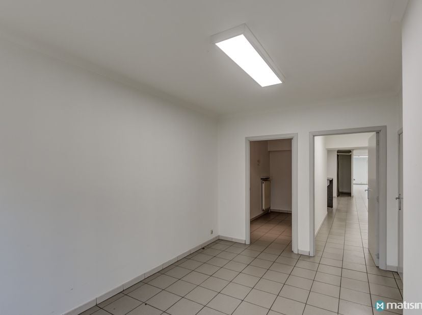 Bien professionnel à vendre
                    à 3730 Hoeselt