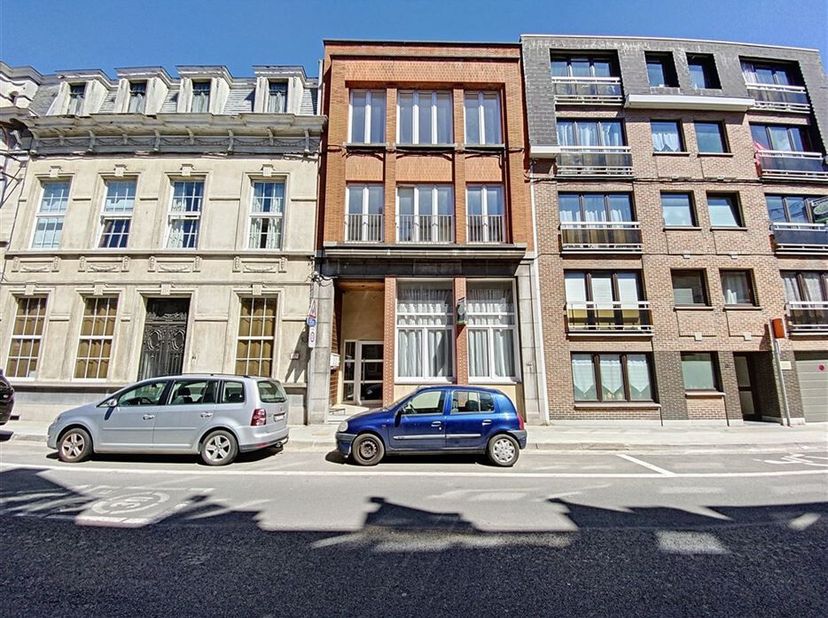 Joli appartement 1 chambre à Mouscron, rue de la Station, &lt;br /&gt;
Cuisine équipée, &lt;br /&gt;
CC GAZ et double vitrage.&lt;br /&gt;
libre le 1 juillet 2025&lt;br /&gt;