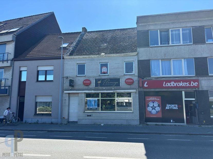 Bien professionnel à vendre
                    à 9230 Wetteren