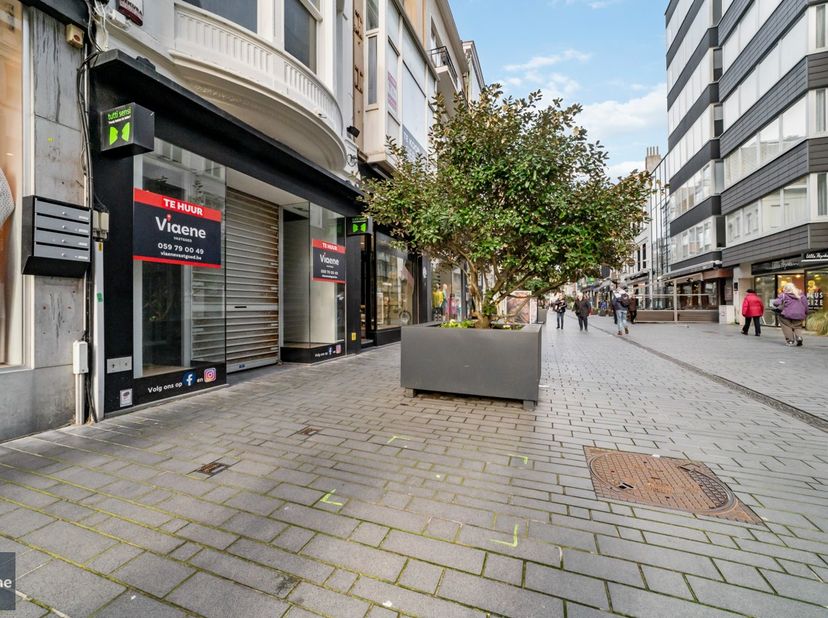 Bien professionnel à louer
                    à 8400 Oostende