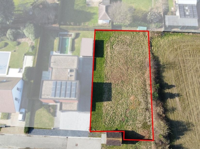 Droom je van het bouwen van je eigen woning op een rustige, maar centrale locatie? Dan is dit vlakke stuk bouwgrond in Wielsbeke precies wat je zoekt!