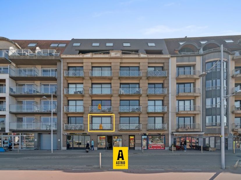 Volledig instapklaar appartement in perfecte staat gelegen op absolute topligging te Bredene, vlakbij de zee, de winkels en de tram! Met open zicht op