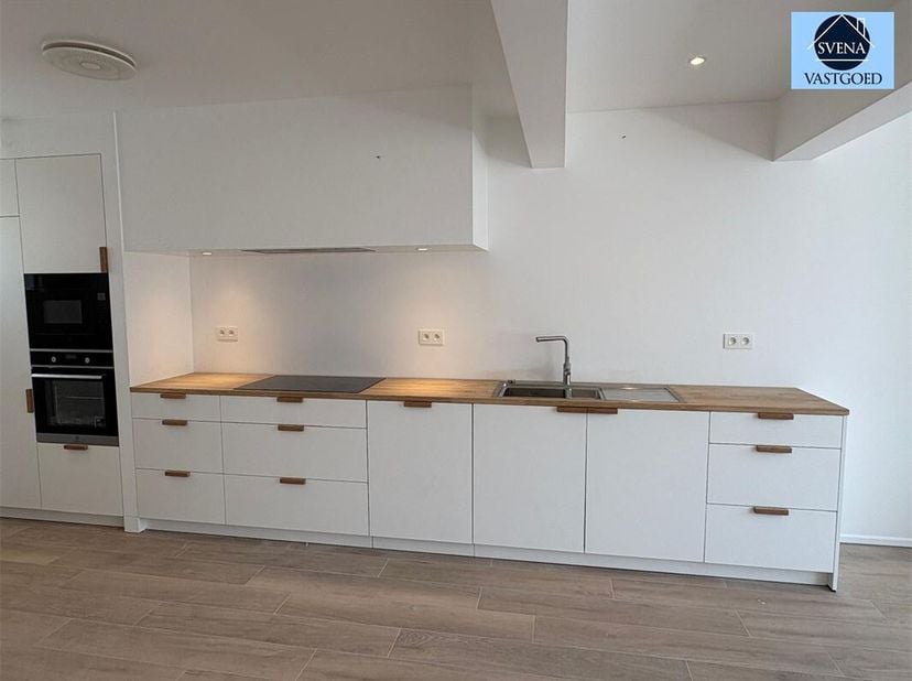 GERENOVEERD APPARTEMENT MET 2 SLAAPKAMERS&lt;br /&gt;
Vraagprijs : 249.000euro.&lt;br /&gt;
Dit energiezuinig, gerenoveerd appartement van +-84m² is gelegen nabij
