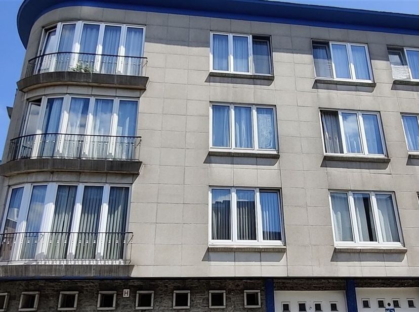 (Quartier place de Linde) A quelques pas de toutes les facilités (commerces, transports, parc, écoles, ...) et dans immeuble convivial et un quartier