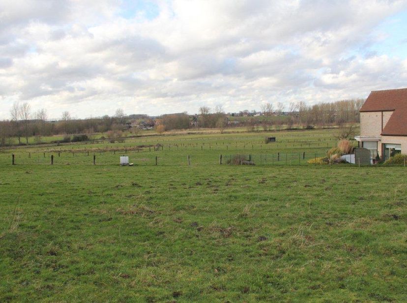 Terrain à vendre
                    à 9401 Pollare