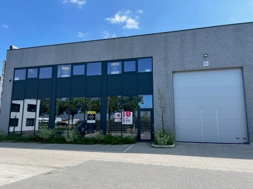 Bien professionnel à louer
                    à 8570 Vichte