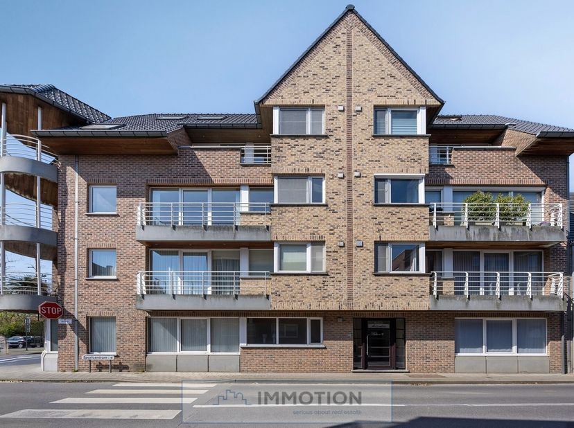 Appartement à vendre
                    à 8551 Heestert