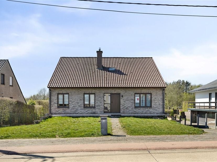 Ruime woning op een prachtig perceel! &lt;br /&gt;
Deze knappe tevens zeer ruime woning is gelegen te Hoensberg 18, 3270 Scherpenheuvel op een perceel van m
