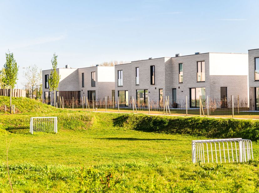 Laatste 4 woningen te koop!&lt;br /&gt;
Energieneutrale nieuwbouwwoningen te koop vlak bij het centrum van Sint-Eloois-Vijve en op 5 min van centrum Waregem