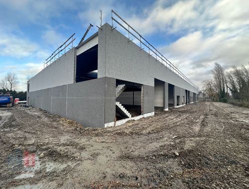                                         Bedrijfsgebouw te koop in Dadizele, € 308.100
