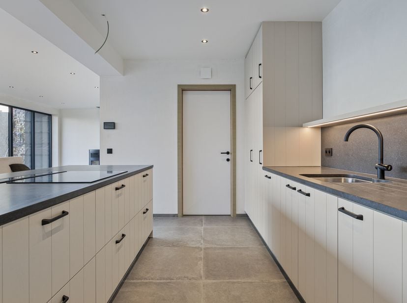 Cette belle maison de Kortemark allie espace, confort et vue idyllique sur la campagne. Avec une surface habitable impressionnante de pas moins de 297
