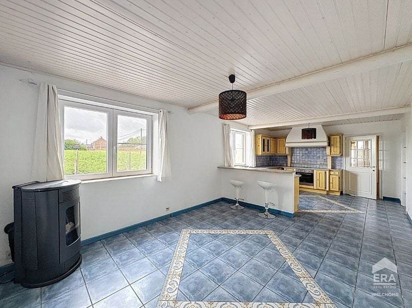 LIBRE A PARTIR DU 1ER AOUT ! ERA WELCHOME vous propose cet appartement plain pied d&#039;une chambre de +/- 13m² dans un cadre calme et verdoyant ! Cet app