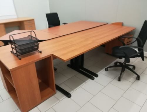                                        Kantoorruimte te huur in Verrebroek, € 275
