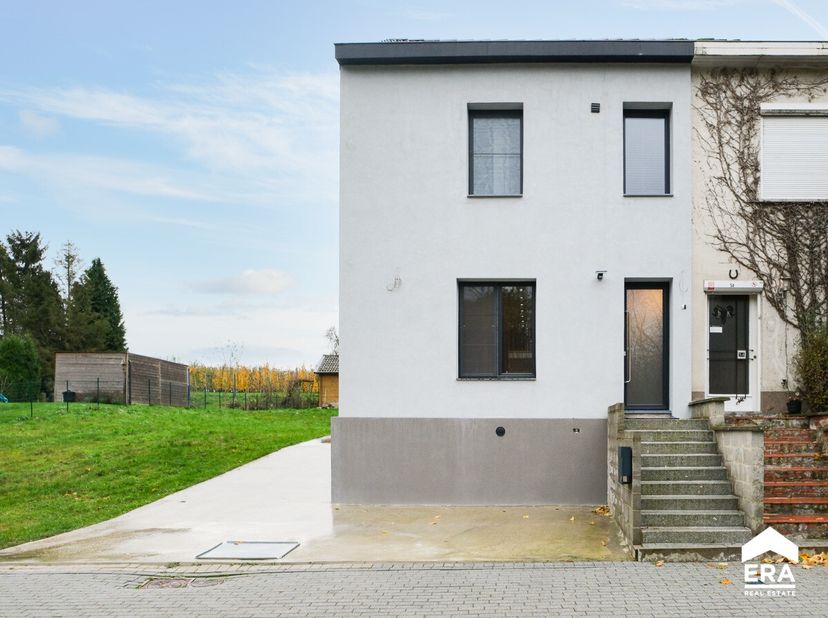 Deze landelijk gelegen woning bevindt zich in Tongeren.&lt;br /&gt;
&lt;br /&gt;
De woning heeft een bew. opp. van 169 m² en een grondopp. van 11 are 45 ca.&lt;br /&gt;