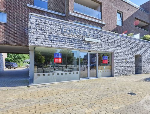                                         Bâtiment commercial à vendre à Lommel, € 365.000
