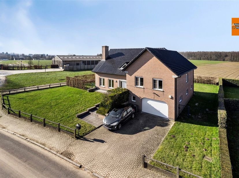 Spacieuse villa 6 chambres très bien entretenue et prête à emménager.&lt;br /&gt;
OFFRE ACCEPTEE !&lt;br /&gt;
Ne ratez plus aucune opportunité, inscrivez vous à