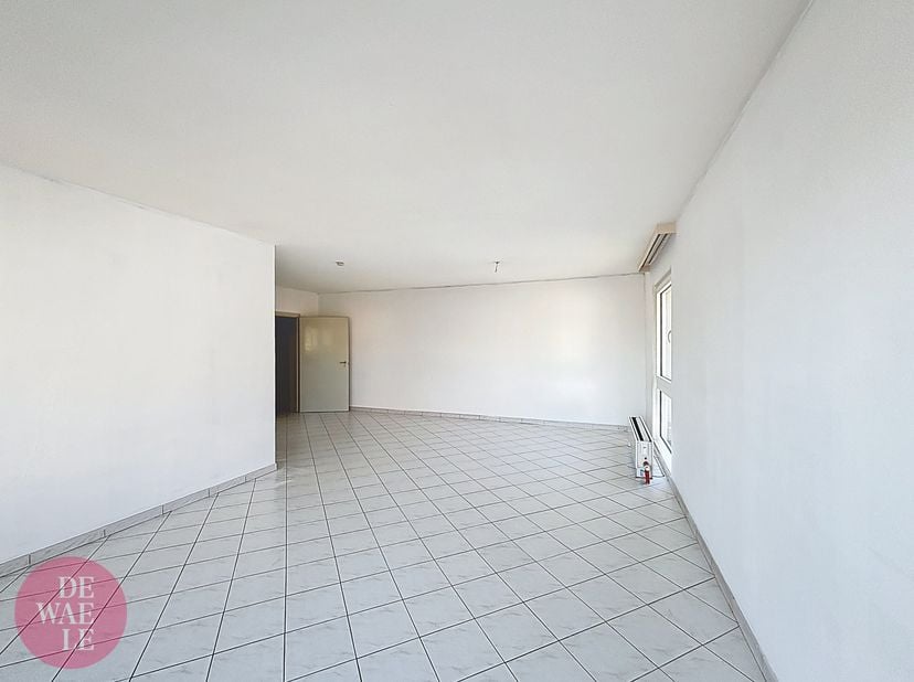 Dit lichtrijke appartement van 108 m² op de eerste verdieping is gelegen in de rustige Grootbijgaardenstraat in Sint-Agatha-Berchem.&lt;br /&gt;
Het beschik