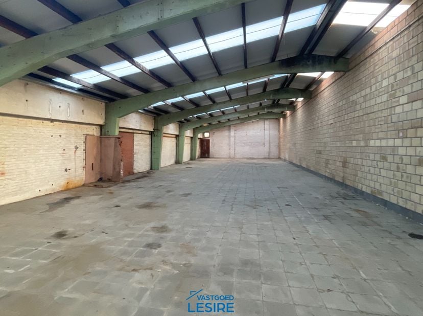 Bien professionnel à vendre
                    à 8970 Poperinge