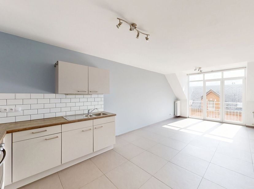 Locatie&lt;br /&gt;
Deze woning is ideaal gelegen en biedt snelle toegang tot de E429, het station, winkels en scholen. Een bevoorrechte locatie die comfort