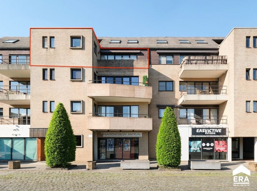 Comfortabel ingericht appartement met 2 slaapkamers en terras. Gelegen in het gezellige centrum van Kermt-Hasselt.Voor meer informatie ga naar https:/