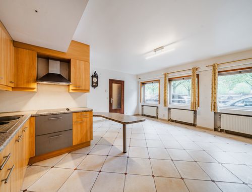                                         Appartement te koop in Ath, € 140.000
