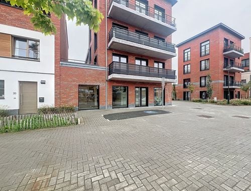                                         Rez-de-chaussée commercial à louer à Forest, € 1.500

