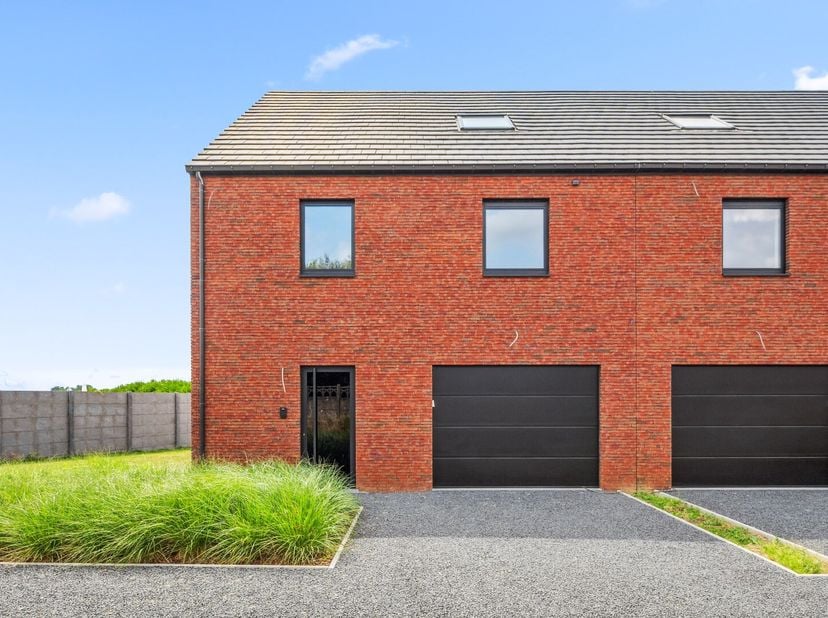 Deze prachtige woning met EPC A is gelegen in Binkom en biedt alle comfort en ruimte die je nodig hebt. Deze HOB heeft een perceeloppervlakte van 400