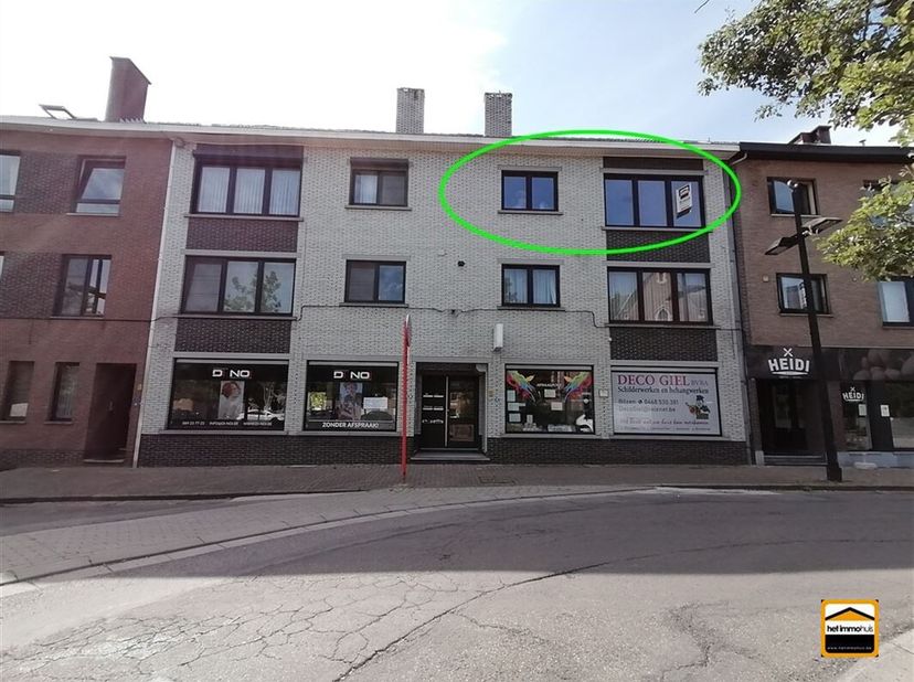 Centraal gelegen 2 slaapkamer appartement in het centrum van Beverst, vlakbij de E313.&lt;br /&gt;
De ligging is uitstekend qua verbindingen naar Hasselt, D