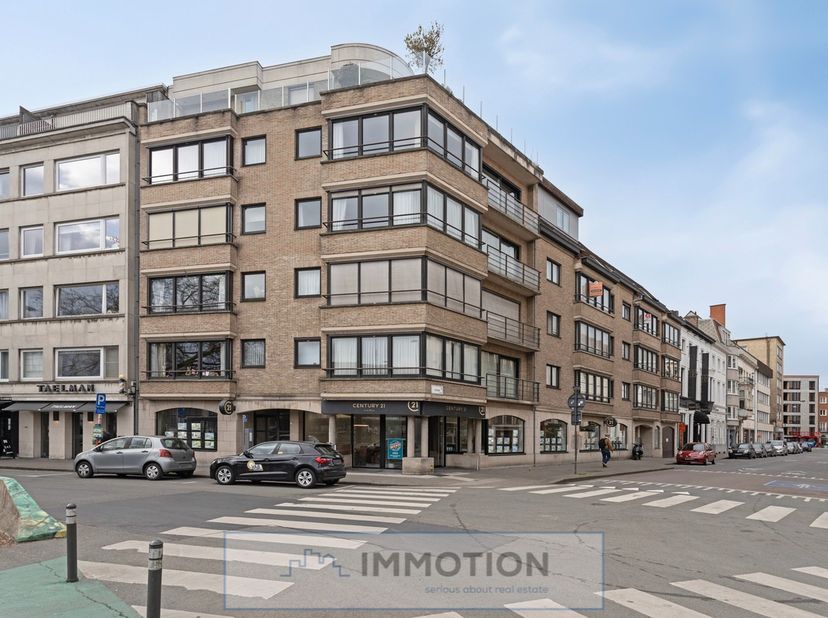 Residentie &quot;Capitole&quot;&lt;br /&gt;
&lt;br /&gt;
In dit appartementsgebouw, recht tegenover het station, vindt u dit investeringsappartement te koop op de tweede ve