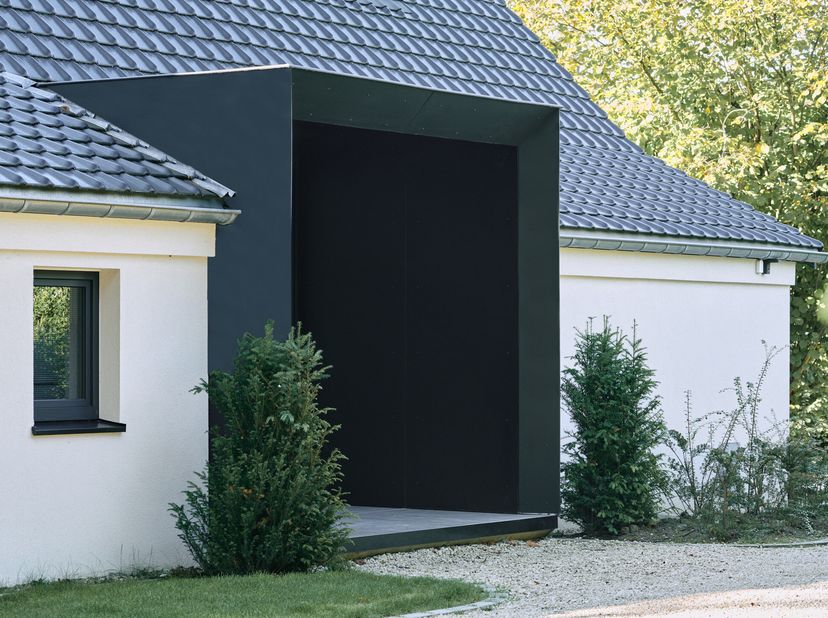 ROSIERES, à proximité du Lac de Genval, magnifique MAISON (4CH/2SDB/BUREAU). Située dans un cadre verdoyant et calme, la maison a été entièrement réno