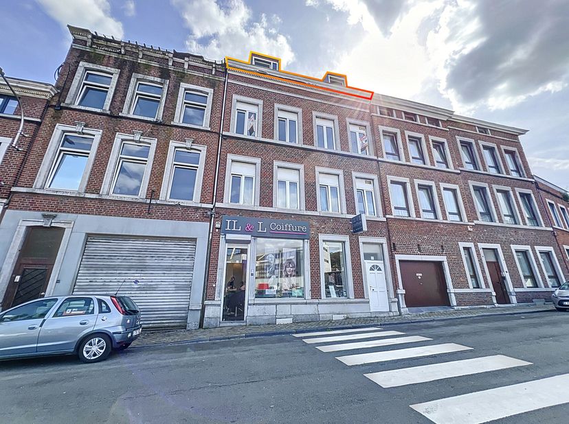Nigel IMMO vous propose ces chambres en colocation pour étudiant dans un appartement composé de deux chambres, situé au 3ème étage dans le quartier du