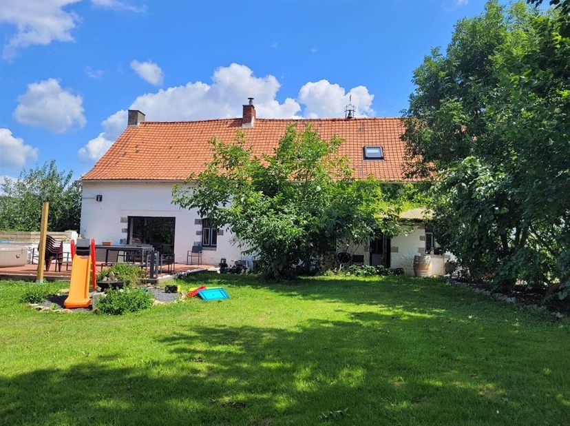Réf : 7328 - Chaussée de Soignies, 15 &amp; 15 A à 7822 GHISLENGHIEN&lt;br /&gt;
À vendre : Ensemble immobilier de caractère  idéal pour habitation principale a