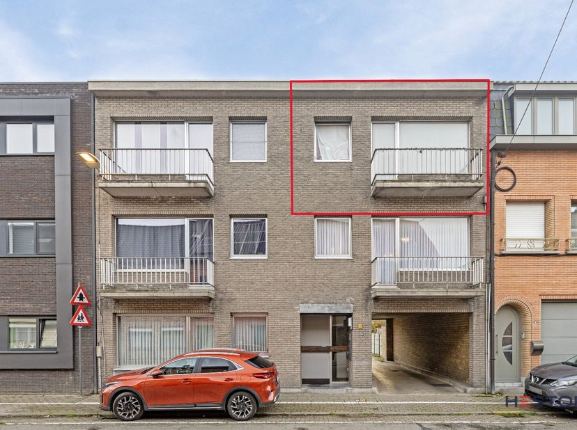 Op zoek naar een centraal gelegen appartement of opbrengsteigendom? Dan zal dit u zeker interesseren.&lt;br /&gt;
Het appartement bevindt zich op de 2de ver