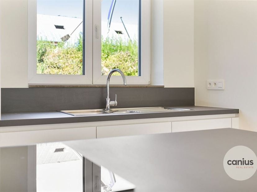 MAISON À HAUTE EFFICACITÉ ÉNERGÉTIQUE AVEC 3/4 SLKS + JARDIN &amp; PARKING&lt;br /&gt;
Dans la rue Eendrachtstraat à WErvik, nous trouvons cet immeuble mitoyen