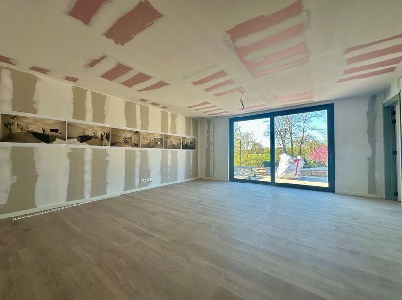Ontdek dit prachtig nieuwbouwappartement tijdens één van onze kijkdonderdagen in mei.&lt;br /&gt;
We verwelkomen je graag op 8 mei - 15 mei en 22 mei van 18