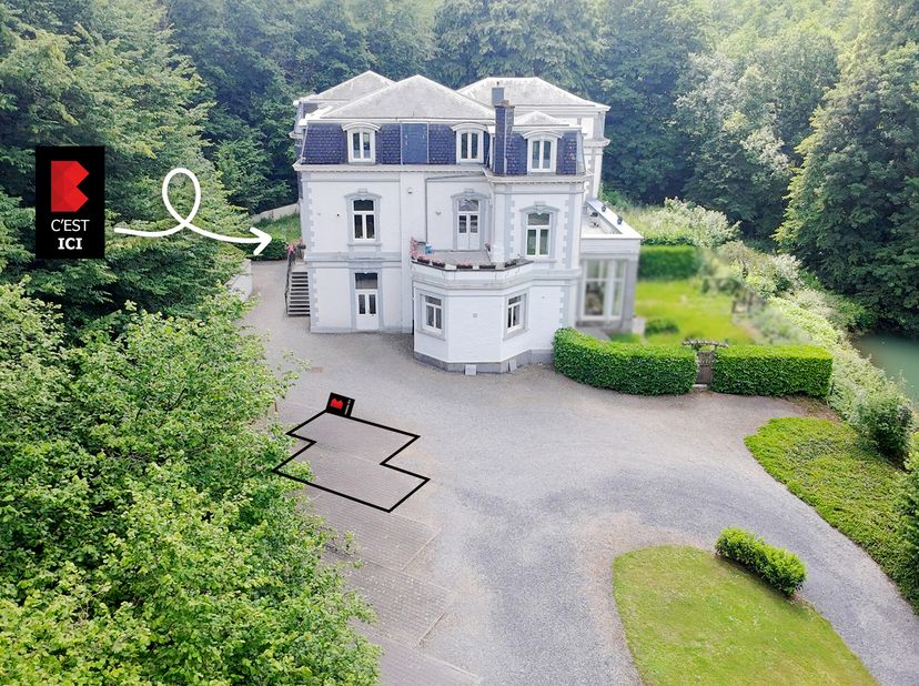 BHSimmo à le plaisir de vous présenter ce somptueux appartement de 3 chambres, offrant un cadre de vie exceptionnel. Situé à Spa dans le château dAlsa