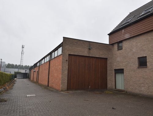                                         Bedrijfsgebouw te huur in Verrebroek, € 3.000
