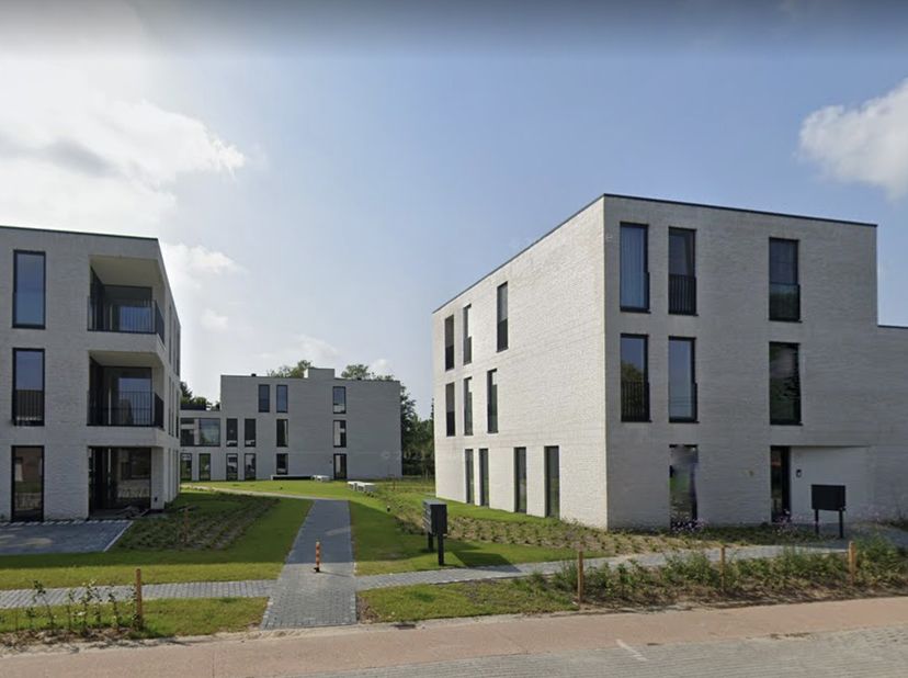 Dit appartement, inclusief ondergrondse parkeerplaats, wordt aangeboden aan 21% BTW.&lt;br /&gt;
&lt;br /&gt;
In Mol Rauw in een groene omgeving, grenzend aan het