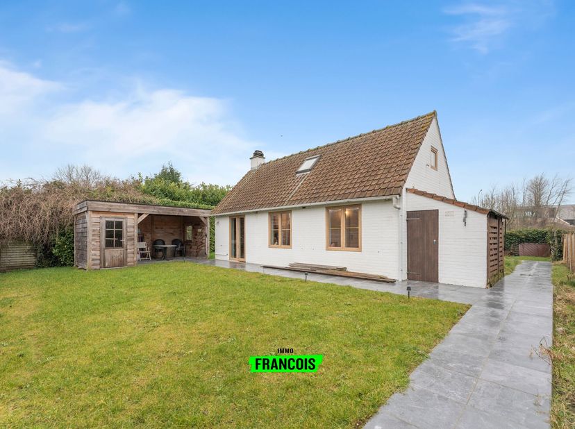À distance de marche de Plopsaland De Panne, cette charmante maison de vacances se trouve dans le Domaine Duinhoek. Une opportunité idéale pour ceux q