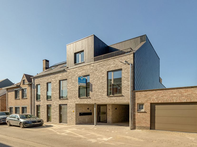 Dit knap nieuwbouwappartement is gelegen op de eerste verdieping en heeft een bewoonbare oppervlakte van 91m².&lt;br /&gt;
Het pand beschikt over een lichtr